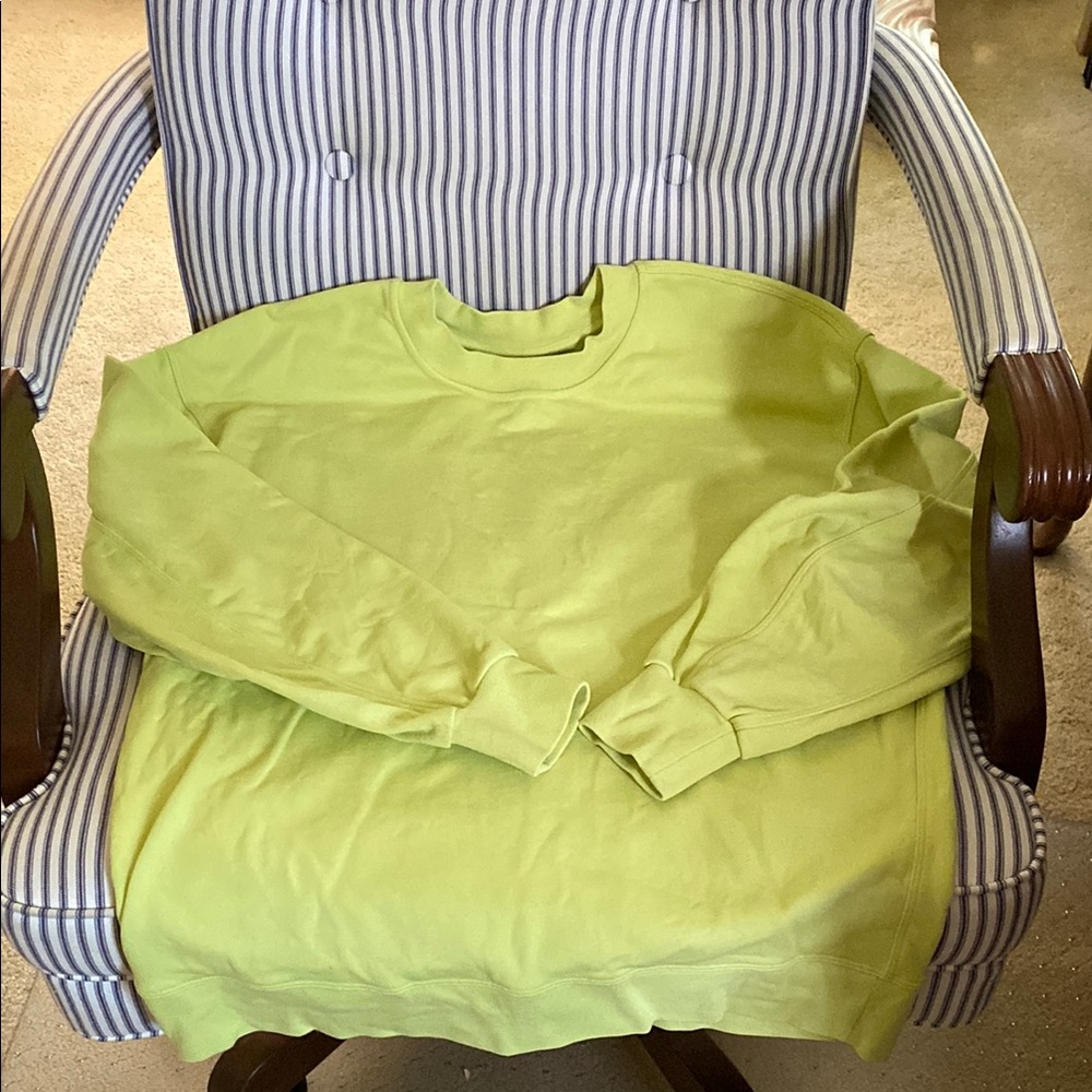 Lululemon Perfectly Oversized Crew - Small